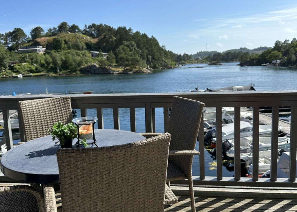 Leilighet ved bryggekanten på Tregde ferie.