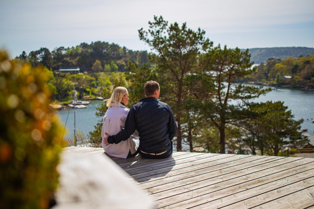 a couple enjoying a fantastic view in Mandal.